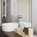 Ikaros Skyline Retreat - 6th Floor View Apartment *